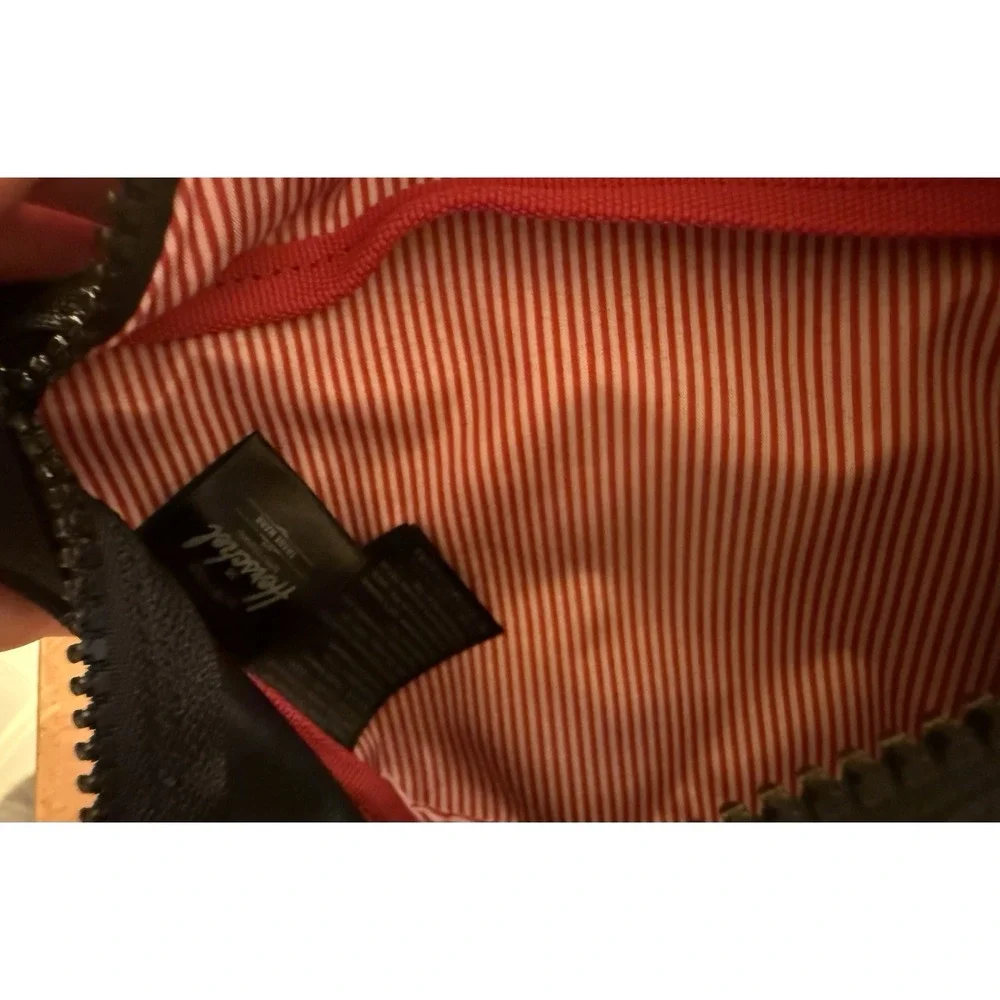 Little‎ Herschel Hip Pack Crossbody Adjustable Strap Black Classic Staple NWT